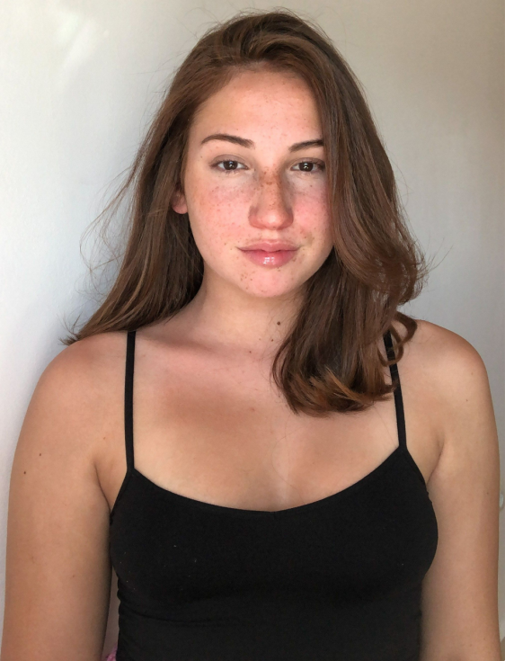 La modelo onubense Esther Vizcaíno participa en la Pasarela Curvy Fashion 2022