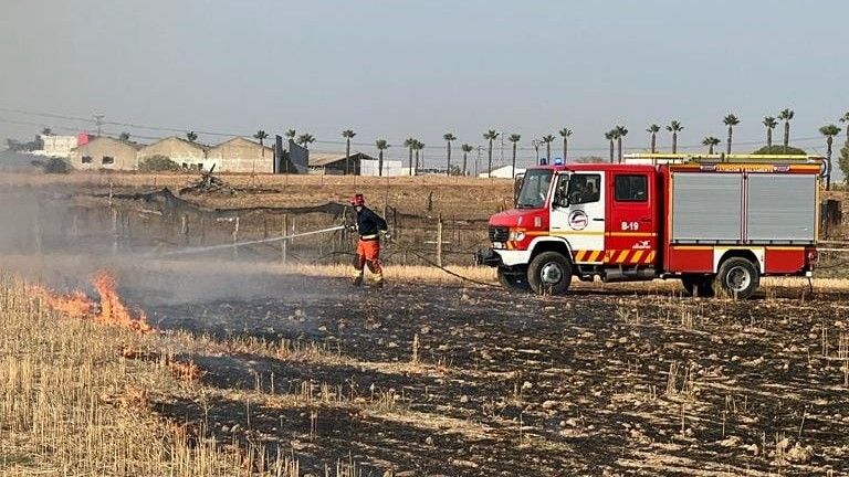 Bomberos del Consorcio sofocan tres incendios registrados en pocas horas en Moguer y Gibraleón