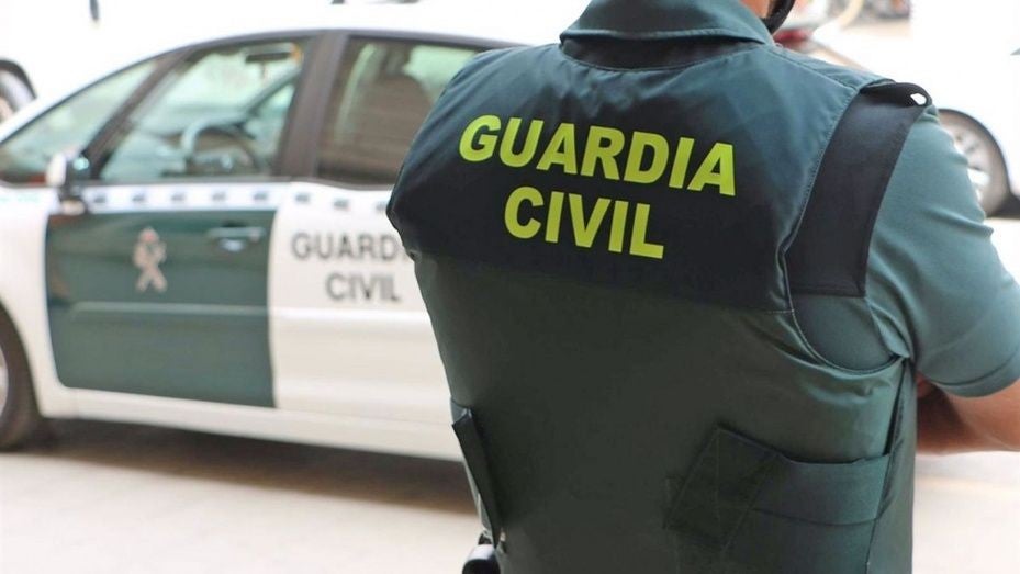 Dos encapuchados asaltan al empleado de un banco en Campofrío y le roban 20.000 euros