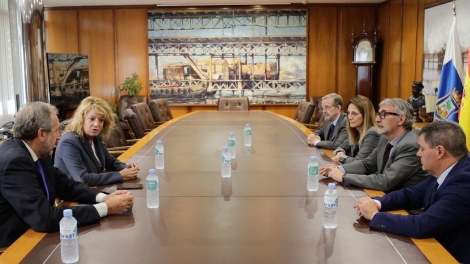 El Puerto de Huelva y la Universidad de Cádiz impulsan la formación en logística e intermodalidad