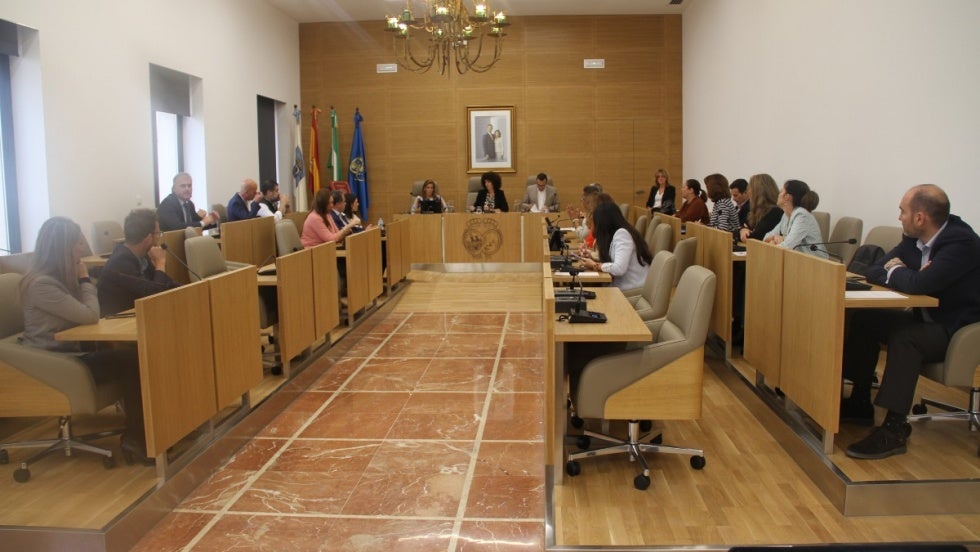 La Diputación adjudica por 35 millones la prestación del Servicio de Ayuda a Domicilio en la provincia