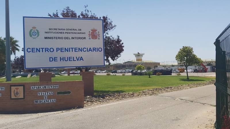 Nuevo incidente en prisión: un preso peligroso lesiona a cuatro funcionarios y amenaza a una médica