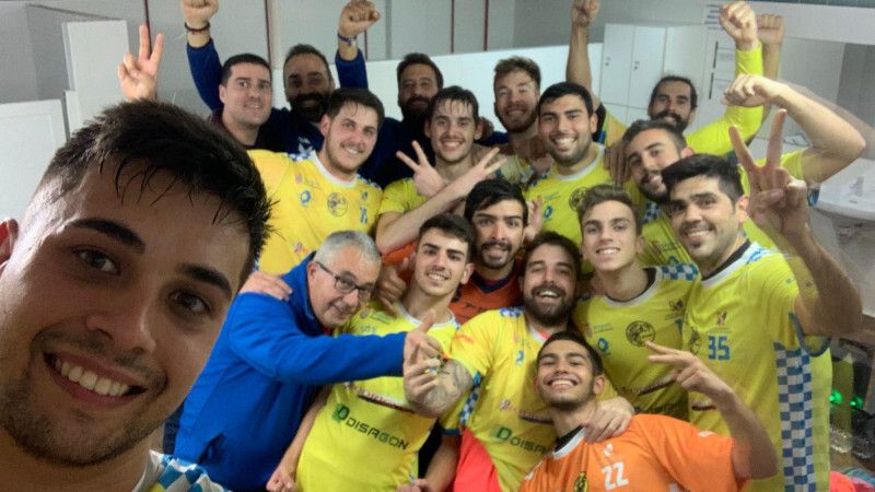 El PAN Moguer pasa como el caballo de Atila por San Fernando (21-35)