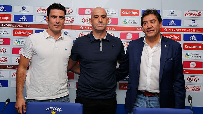Zamora: 'No hemos barajado ningún nombre y al 100% el entrenador a largo plazo es Monteagudo'