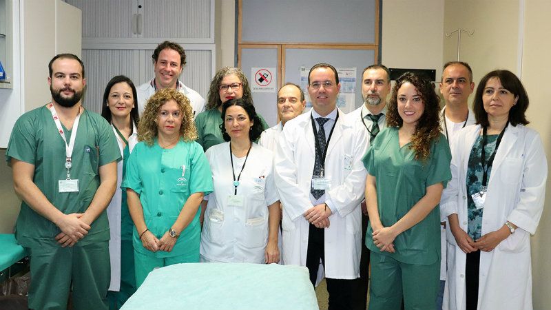 El Hospital Juan Ramón Jiménez amplía la capacidad diagnóstica del cáncer de pulmón con la ecobroncospia