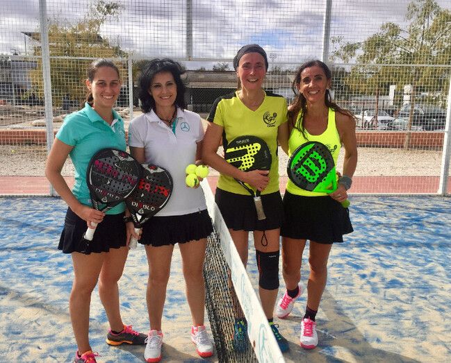 Una máquina de ganar con quince mujeres