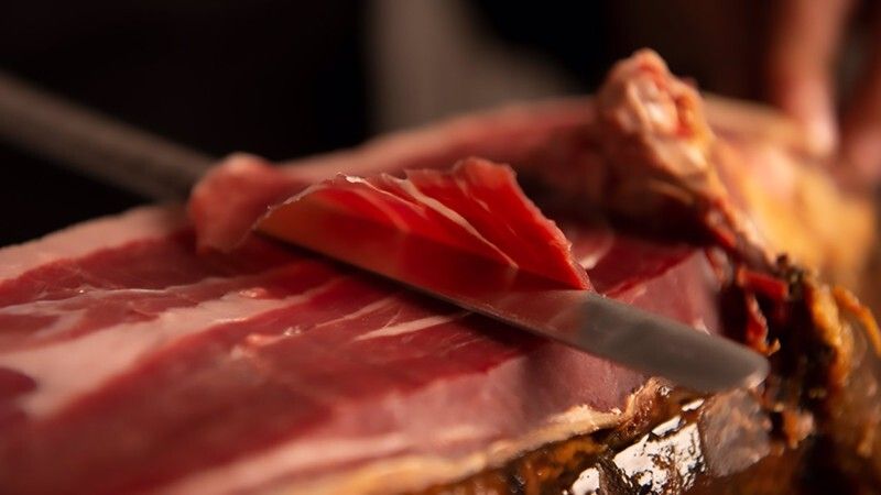 Las ventas de jamón ibérico descenderán un 30% en Navidad