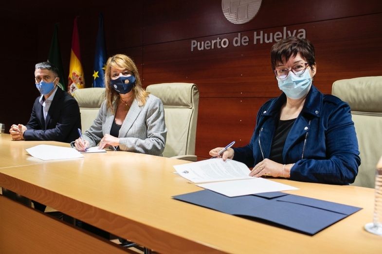 El Puerto brinda al IES La Orden una ayuda 'muy importante en un año complicado'