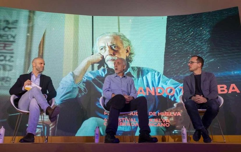 Fernando Trueba asegura en Huelva que ha hecho “siempre las películas que quería hacer”
