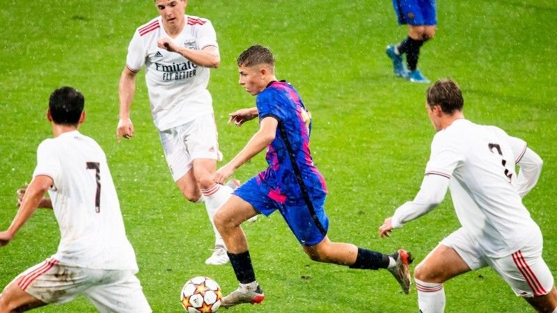 72 minutos ante el Benfica para Fermín López en la eliminación del Barça de la UEFA Youth League