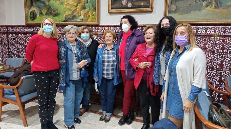 El segundo número de las 'Las Comadres' realza el 'papel esencial' de la mujer rural