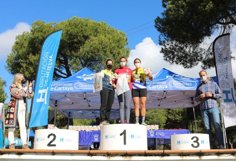 Emilio Martín y Miriam Gómez se imponen en el Cross Pinares de Cartaya