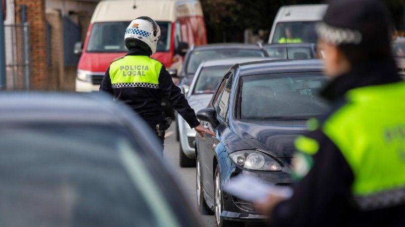 Detenidos cuando circulaban en coche con 440 plantones de marihuana por El Torrejón