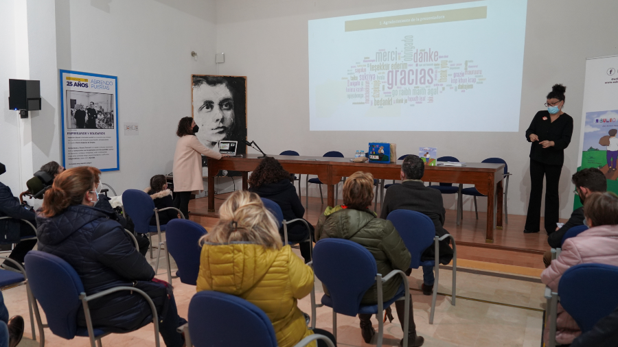 El libro 'Un bulto sin ojos' se presenta en Moguer