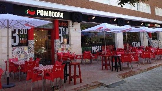 Pomodoro busca dos cocineros para su establecimiento de la Avenida de Andalucía