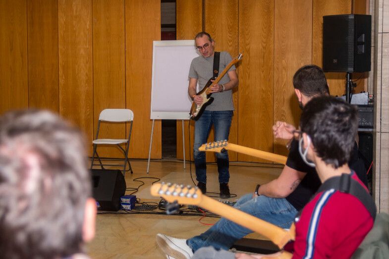 Ludovico Vagnone imparte este fin de semana en la capital un curso de guitarra eléctrica