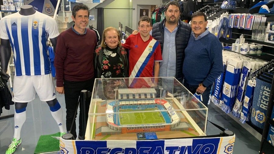 Una maqueta del Estadio Nuevo Colombino llena de sentimientos