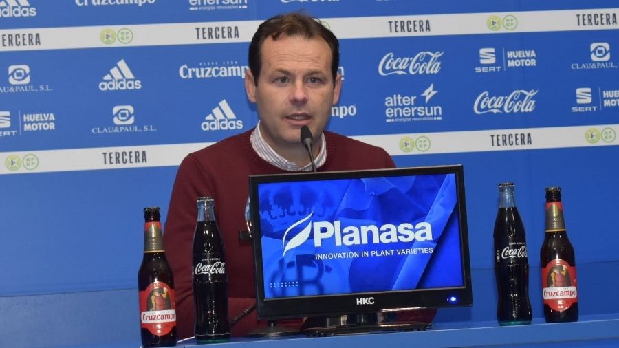 Juanmi Puentenueva: “Jugamos de tú a tú al Recreativo”