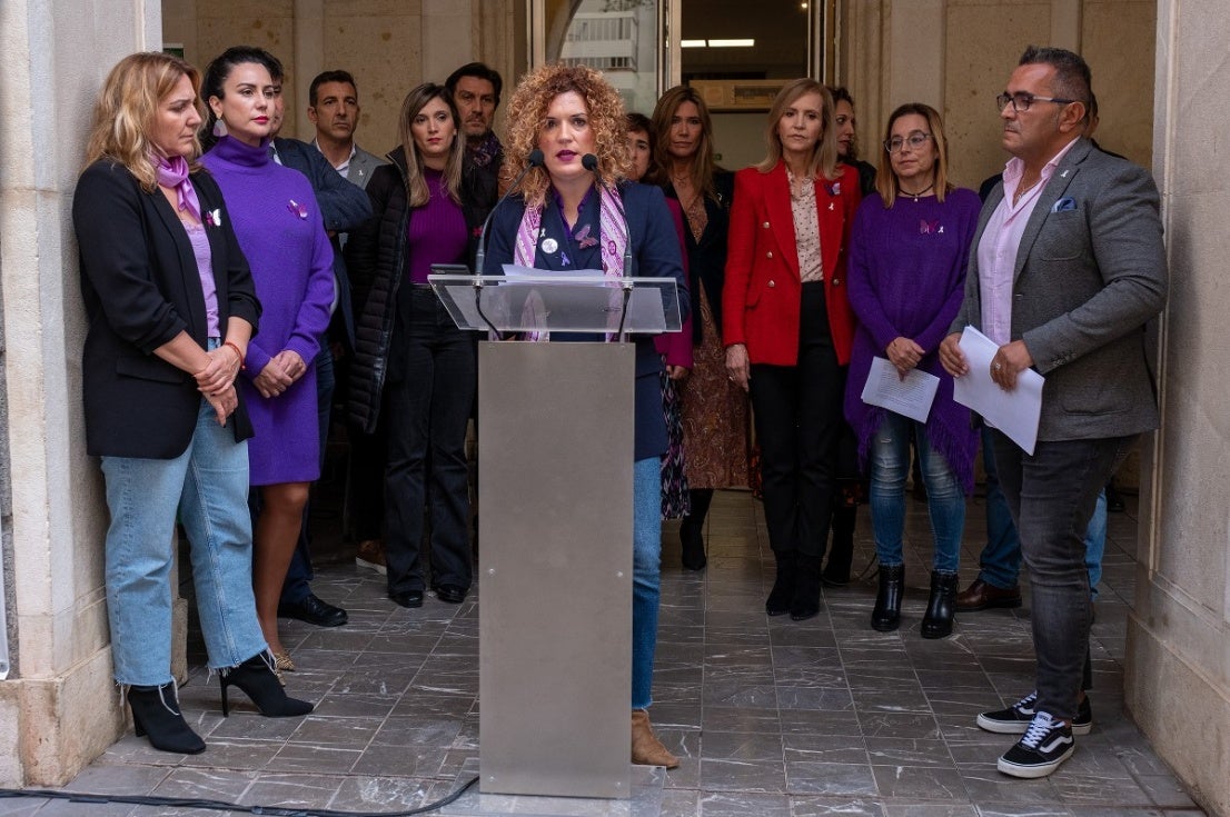 Unidad institucional y rechazo a la violencia de género en la conmemoración del 25N en Huelva