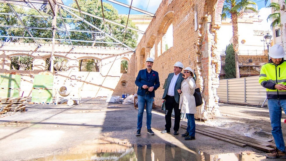 Así se ve ahora mismo el interior del antiguo cuartel de Santa Fe