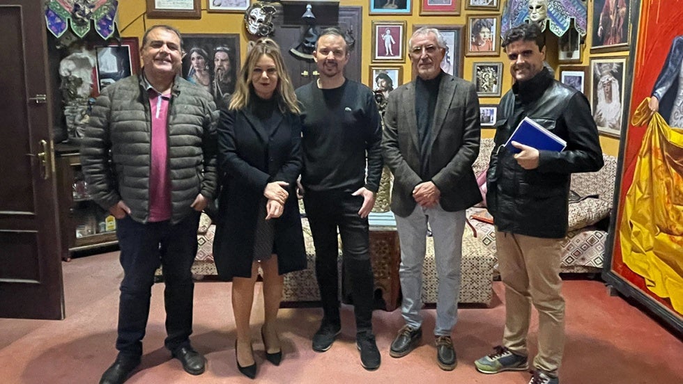 San Juan le encarga a Elías Rodríguez Picón una escultura de Jesús Quintero