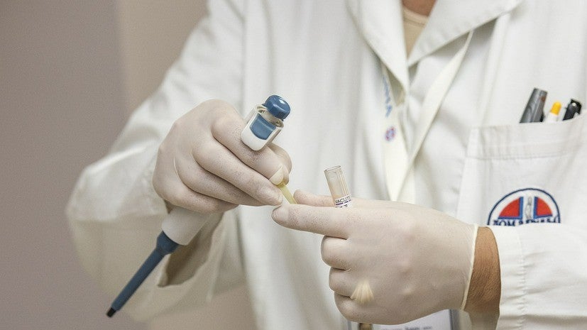 El centro Oro Salud busca a cuatro médicos de familia para su consulta en la plaza Quintero Báez