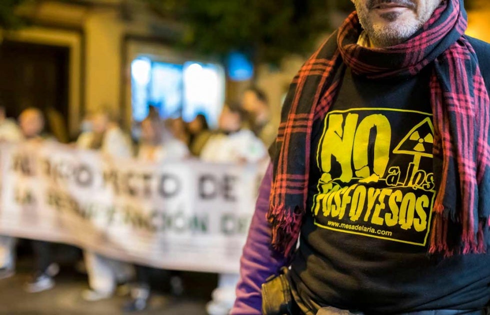 Un millar de onubenses vuelve a echarse a la calle para exigir una marisma sin fosfoyesos