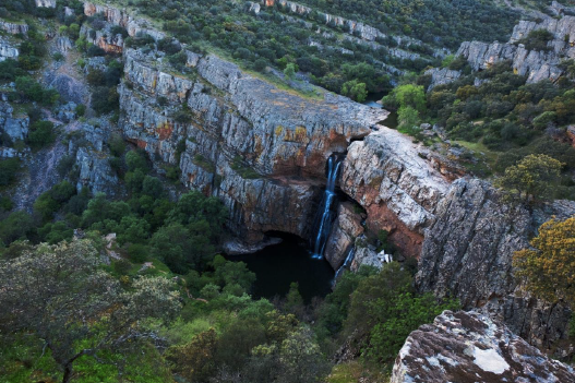 10 rutas de senderismo ideales para disfrutar del otoño en Andalucía
