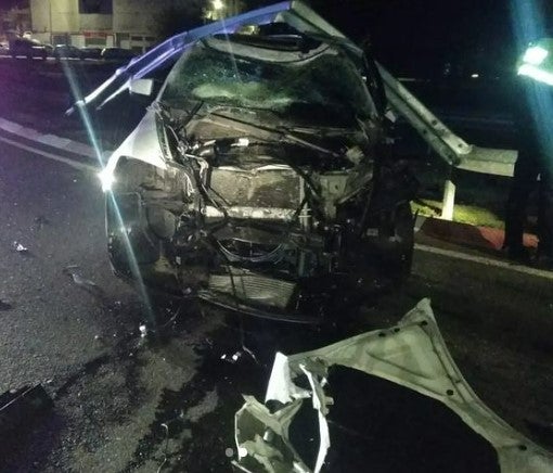 Da positivo en las pruebas de alcoholemia tras atravesar la rotonda de Cardeñas con su vehículo