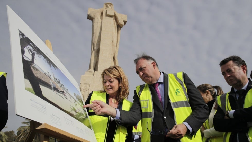 El Puerto de Huelva coloca la primera piedra de las obras de remodelación del entorno del Monumento a Colón