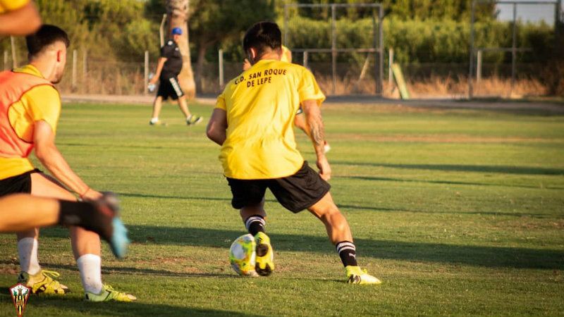 Derrota del San Roque en el tramo final en Utrera (1-0)