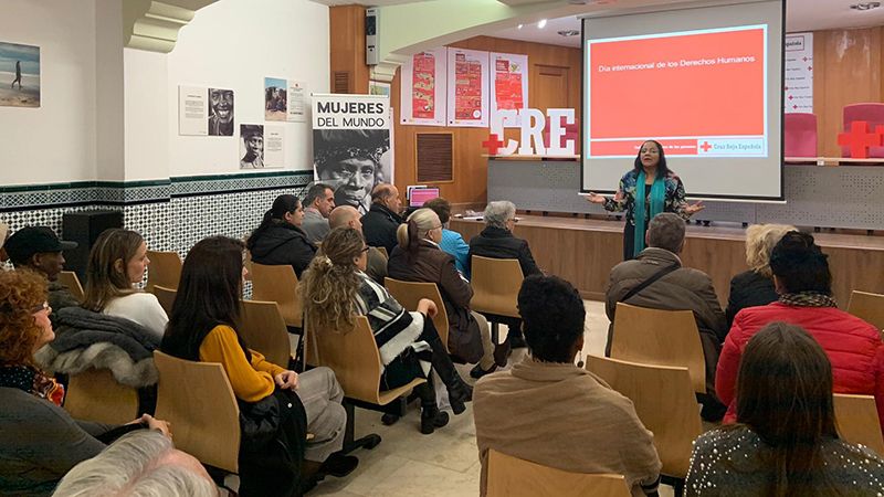 Cruz Roja Huelva une a personas voluntarias y usuarias por el ‘Derecho a vivir en paz’