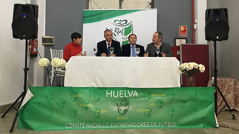 Los entrenadores del fútbol en Huelva tuvieron este lunes su día grande