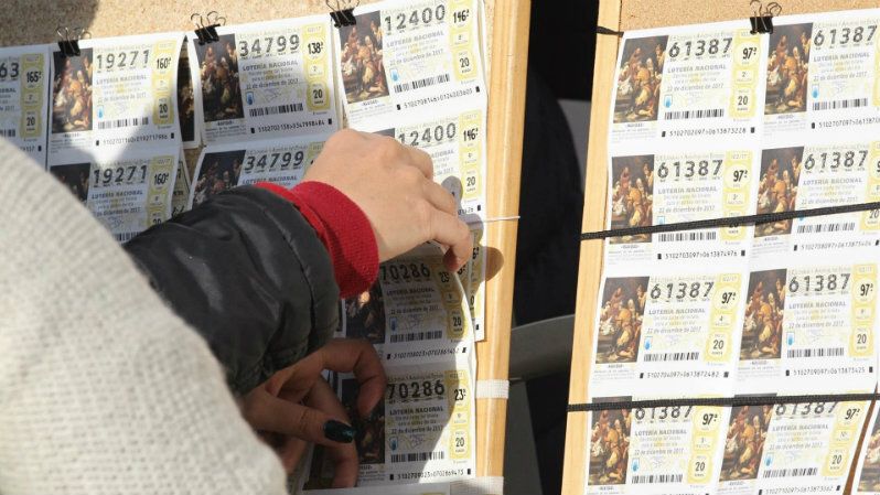 Roban todos los décimos de la Lotería Navidad de un supermercado de Punta del Moral