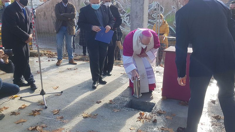 Colocada la primera piedra de la futura parroquia Cristo Sacerdote de Huelva