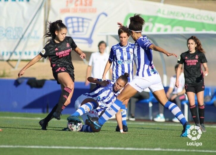 La fortuna es esquiva con un buen Sporting Huelva (0-1)