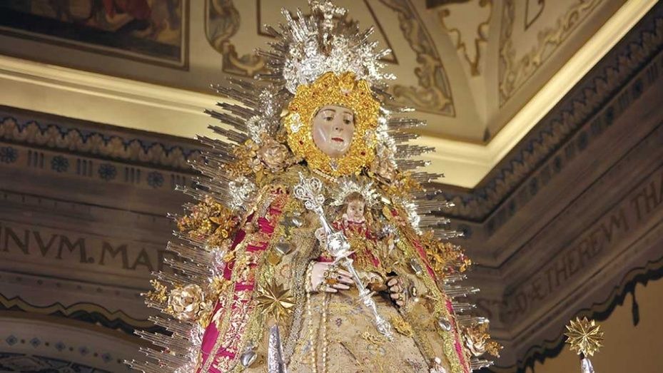 El Pastorcito recupera el rojo litúrgico para celebrar su Natividad