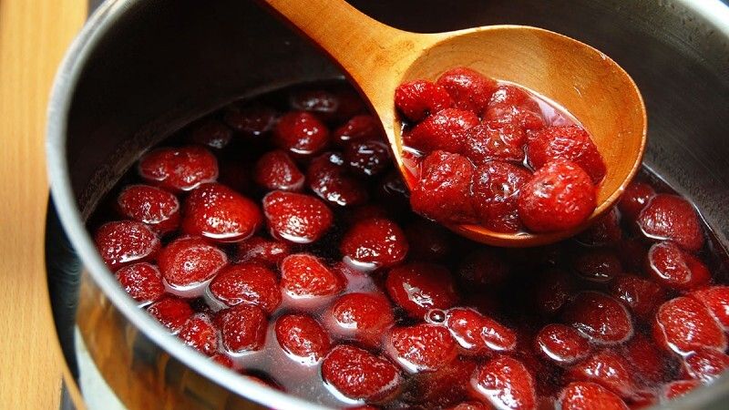 Receta tradicional de fresas asadas al vino