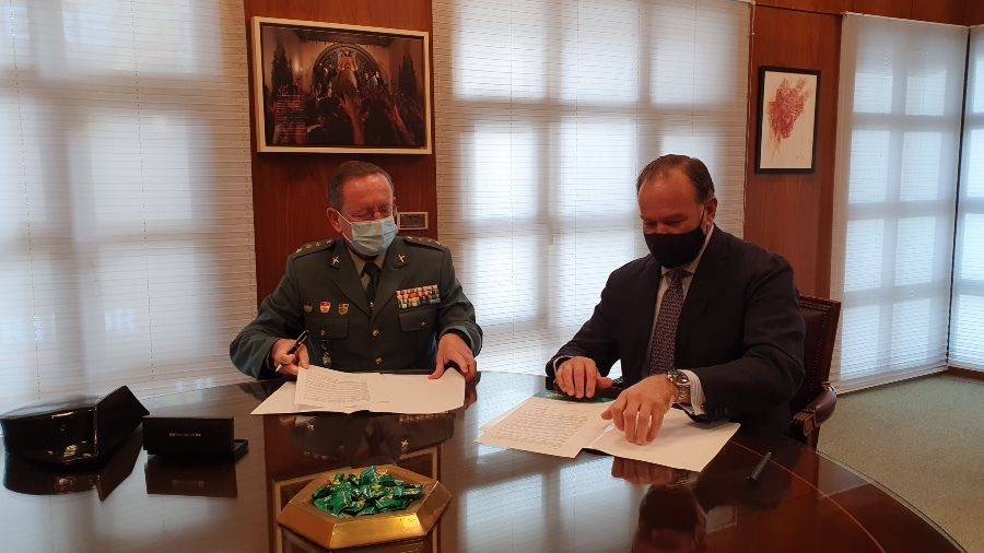 Caja Rural y la Guardia Civil potencian su colaboración a lo largo del año