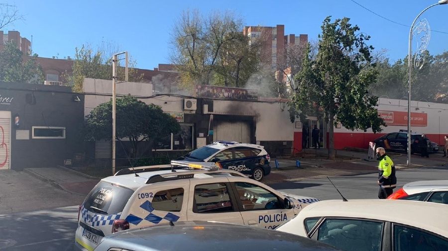 Arde una floristería de la calle Artesanos