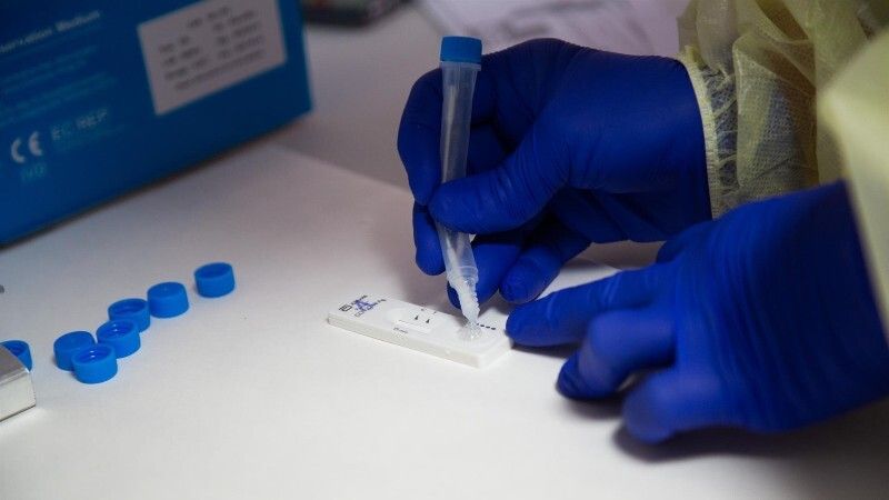 Huelva registra 262 nuevos contagios y Andalucía suma su peor dato desde agosto con más de 3.000