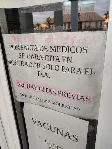 Punta Umbría recrimina a la Junta la falta de médicos en su centro de salud