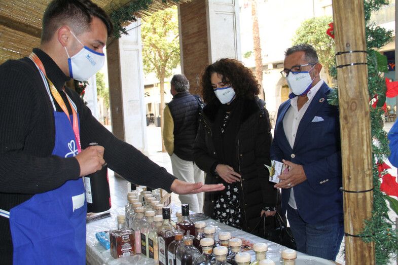 Los mejores dulces de la provincia vuelven estos días a los soportales de la Gran Vía
