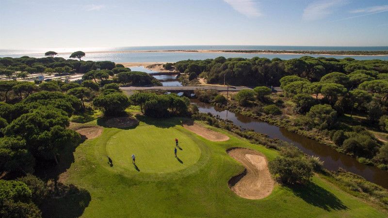 Los campos de golf mantienen previsiones 'positivas' de cara al inicio de 2022