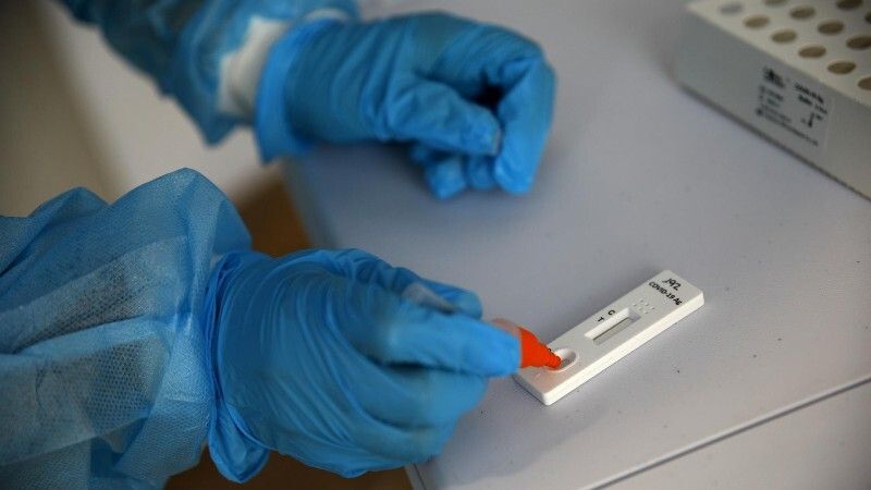 Huelva registra más de 400 nuevos contagios y la capital ya supera la incidencia de 700 puntos