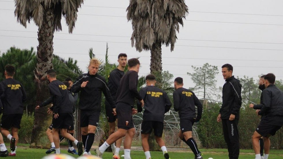 Jesús Vázquez, la mejor noticia en un San Roque más atento a las salidas que a las llegadas en el mercado