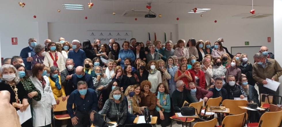 El Hospital Infanta Elena de Huelva homenajea a profesionales jubilados tras 'años de trabajo y entrega' 
