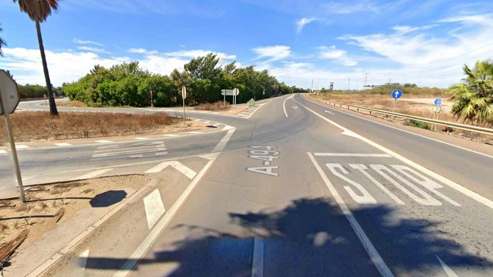 Dos hospitalizados tras sufrir un accidente en un cruce entre Palos y Mazagón