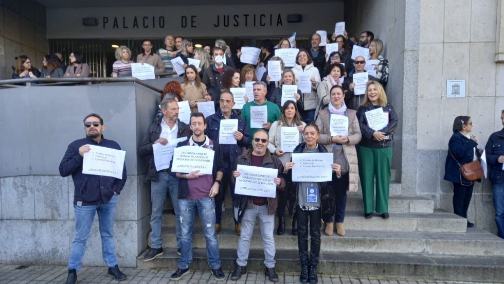 CSIF Huelva se concentra contra “la imposición” del nuevo modelo organizativo de la Justicia