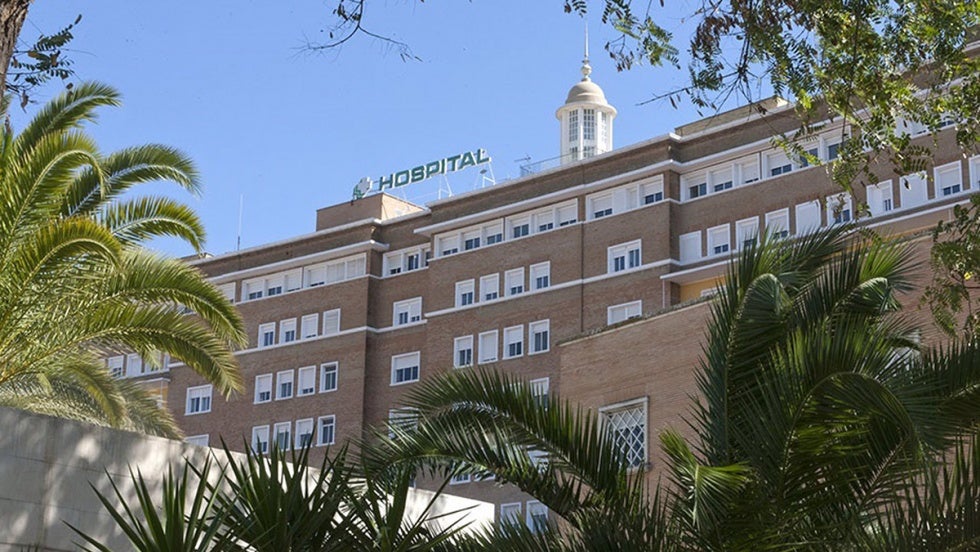 El bebé de Manzanilla continúa muy grave en la UCI aunque con algunos avances